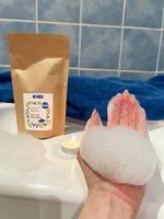 Kvitok Magischer Badeschaum Azurblaue Küste 60 g – schäumt wunderbar
