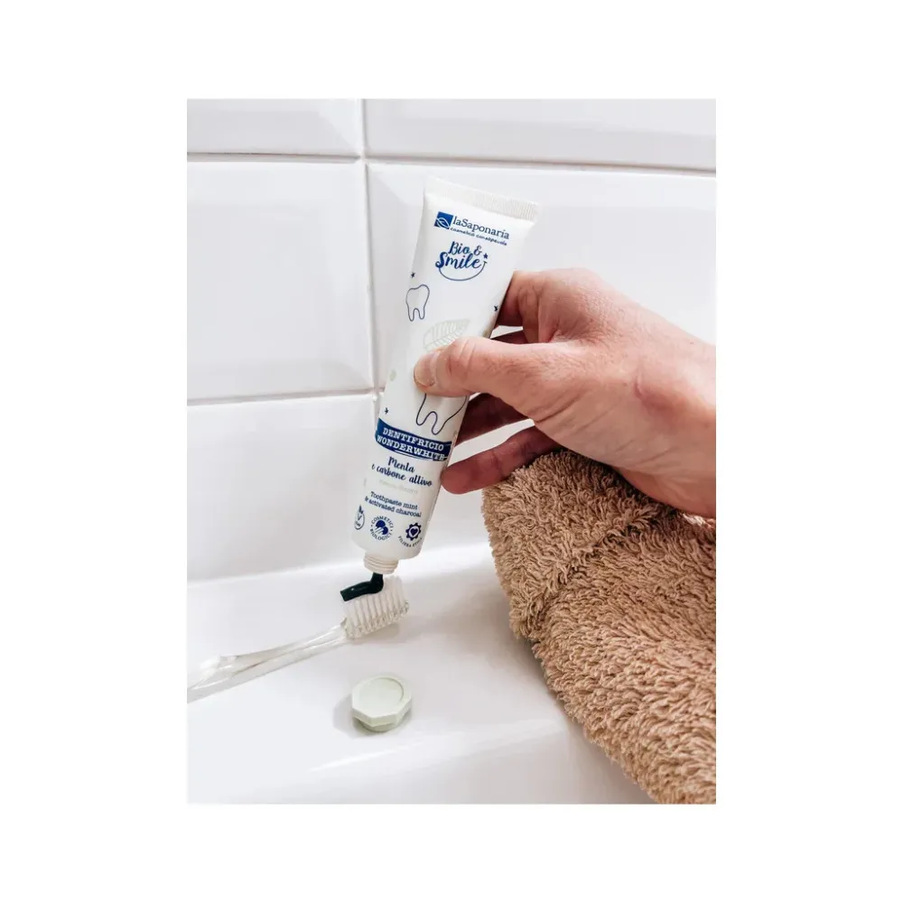 laSaponaria Whitening Zahnpasta WonderWhite - Minze und Aktivkohle BIO (75 ml)