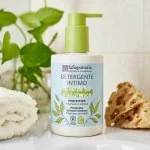 laSaponaria Schützendes Intimwaschgel mit Bio-Grüntee (250 ml) - geeignet nach der Geburt und während der Menstruation