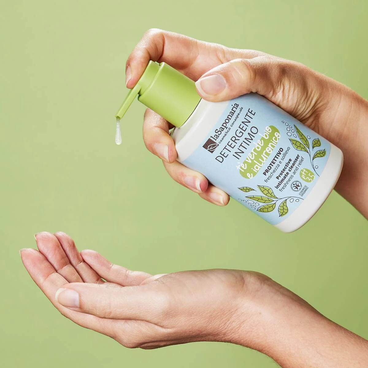 laSaponaria Schützendes Intimwaschgel mit Bio-Grüntee (250 ml) - geeignet nach der Geburt und während der Menstruation