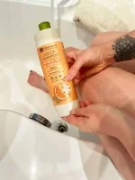 laSaponaria 2-in-1 Duschgel und Shampoo mit Bio-Orange und Vitamin C für die ganze Familie 30 ml - mit süßem und belebendem Duft