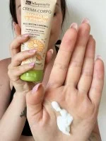 laSaponaria Körpercreme mit Bio-Ringelblume und Präbiotika für empfindliche Haut (200 ml) - nährt, beruhigt und spendet Feuchtigkeit
