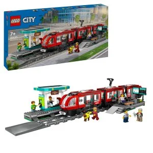 LEGO® City 60423 Straßenbahn und Haltestelle im Stadtzentrum