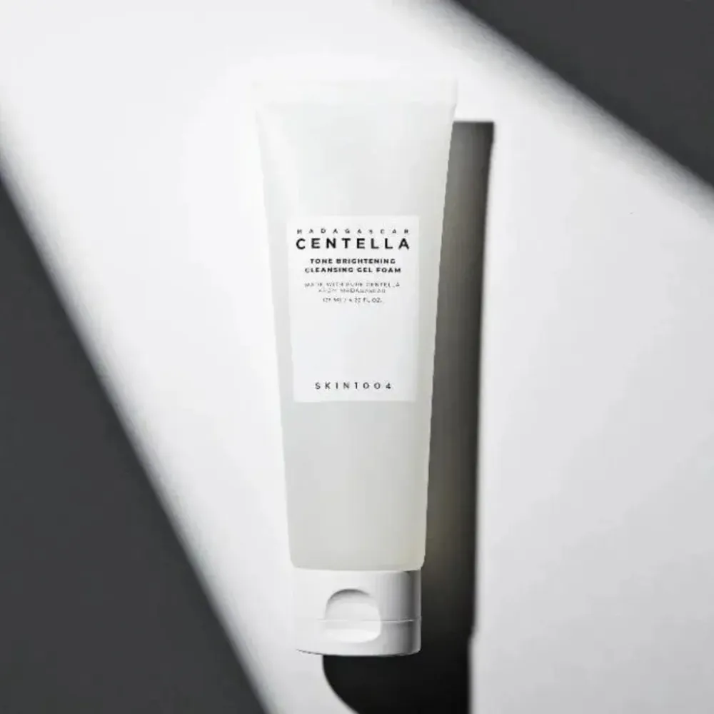 Madagascar Centella Tone Brightening Cleansing Gel Foam schäumendes Reinigungsgel für Aufhellung und Feuchtigkeit 125 ml
