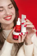 Uoga Uoga Regenerierender Sprüh-Conditioner mit Cranberry und Bio-Protein (100 ml) - für leichte Kämmbarkeit und Glanz