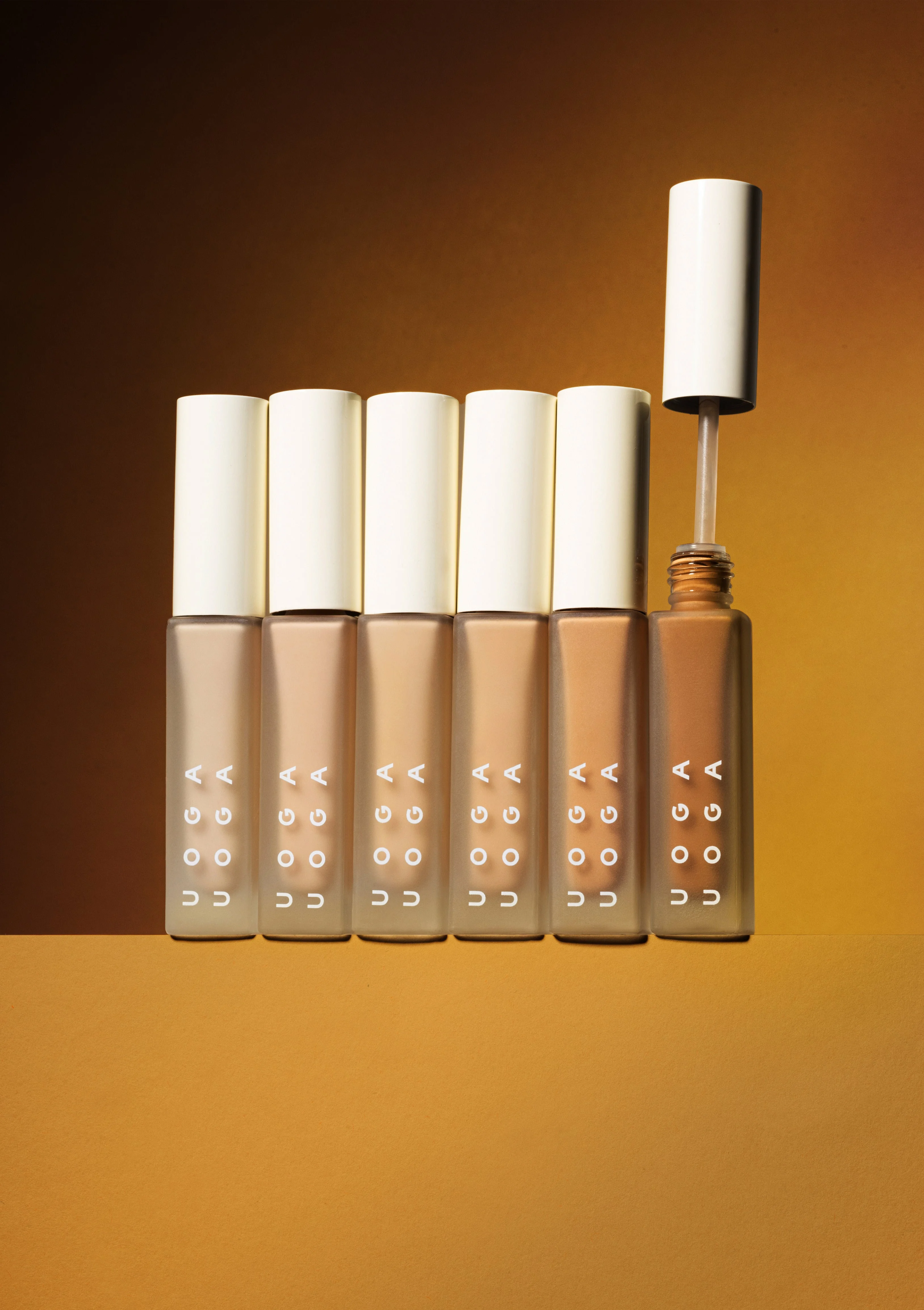 Uoga Uoga Flüssiger Concealer (5 ml) Invisible Hero No. 3 - 673 Light Cold - unsichtbarer Held gegen Hautunreinheiten