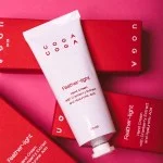 Uoga Uoga Nährende Handcreme Feather-light mit Bio-Preiselbeeren (40 ml) - für trockene und strapazierte Haut