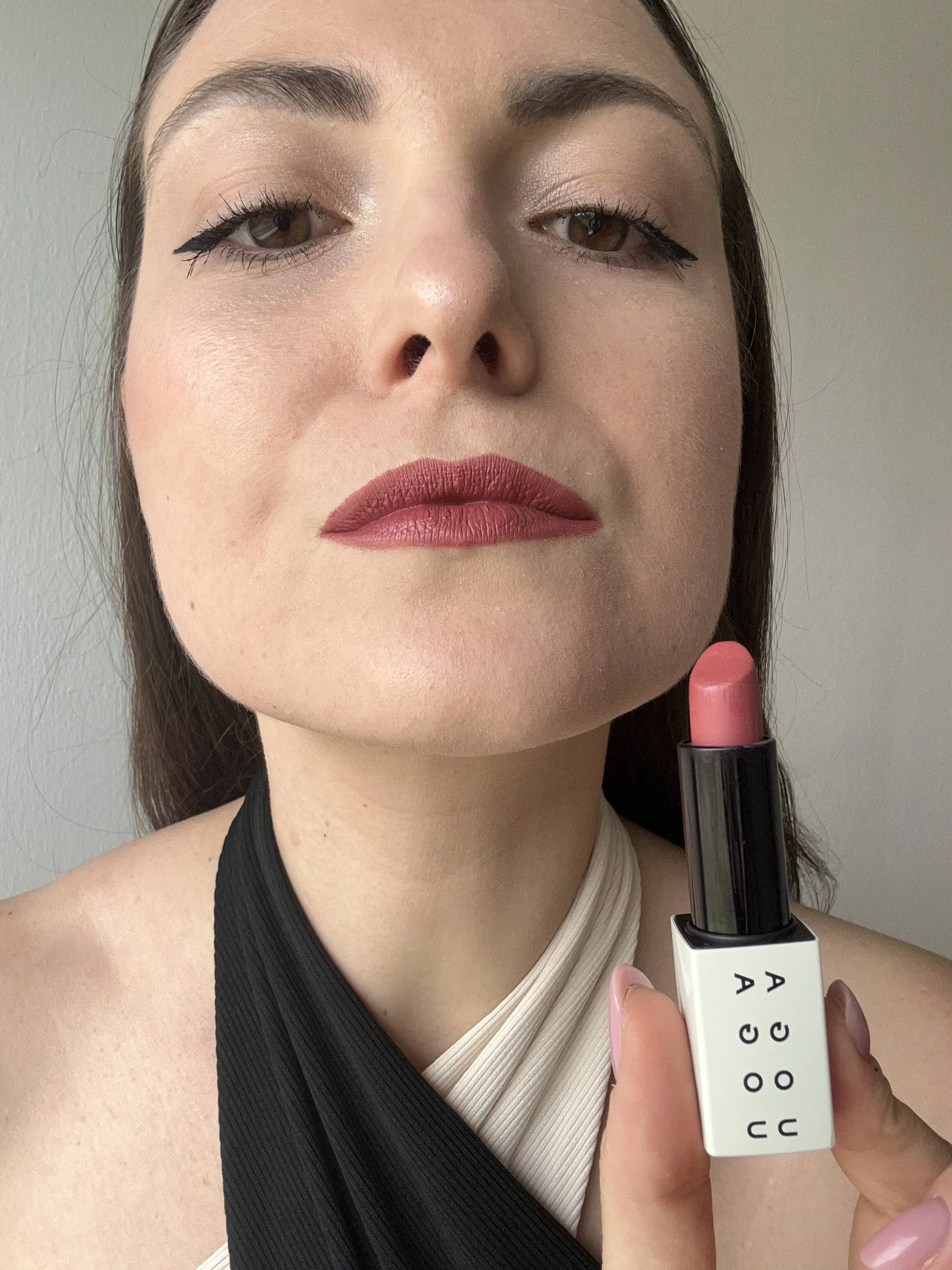 Uoga Uoga Pflegender Lippenstift (4 g) 614 Candyberry - 6 Farbtöne auf Mineralbasis