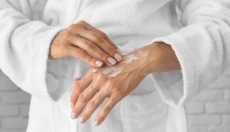 Probieren Sie Hausmittel gegen Schorf und fördern Sie die Heilung