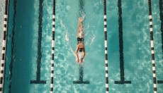 # Warum Schwimmen der gelenkschonendste Sport ist

Schwimmen gilt als einer der gesündesten und gele